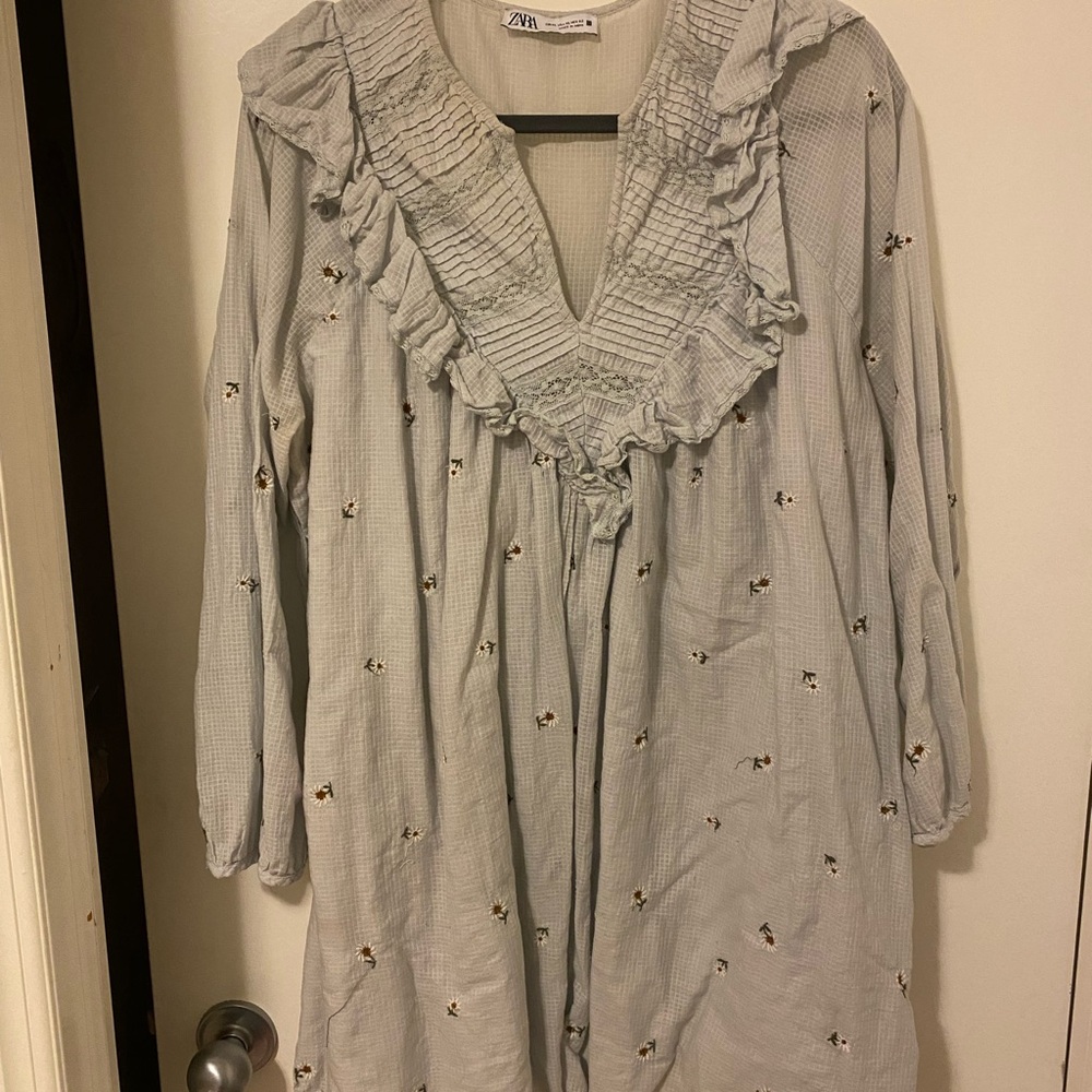 Floral Ruffle V-Neck Dress - Picture 4 of 6